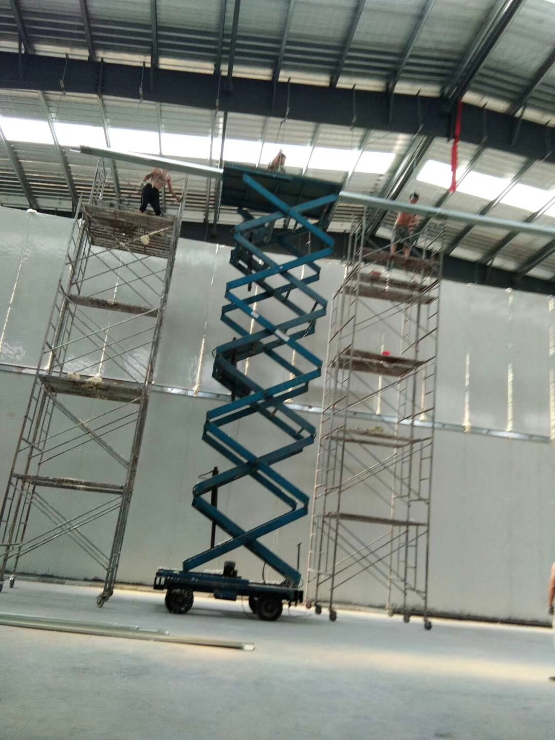 大型冷库安装初期现场